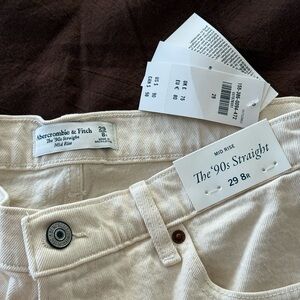 Abercrombie & Fitch Off-White Mid Rise Jeans
